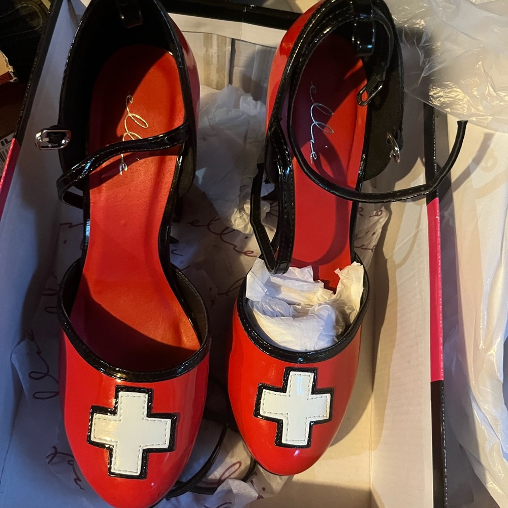 ELLIE 425-MEDIC Women's 4" Chunky Heel Sexy Nurse Doctor Costume Pump - Size 7